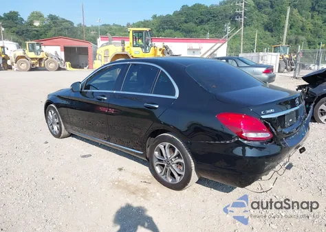 2018 Mercedes-Benz C 300 4Matic z USA, uszkodzony, nr VIN WDDWF4KBXJR311890